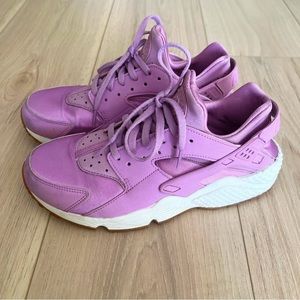 Nike Women's Athletic Shoes in Purple and White